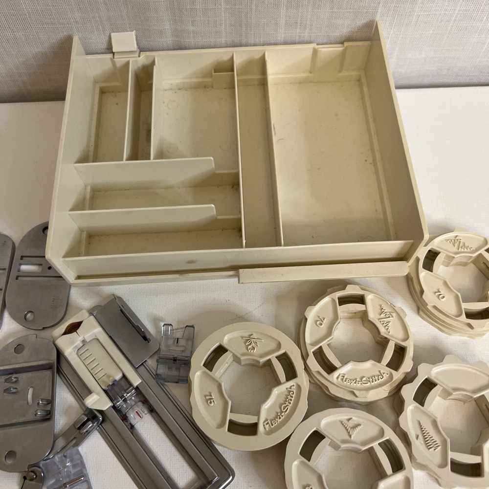 Singer Sewing Machine Attachments - Picture 5 of 11